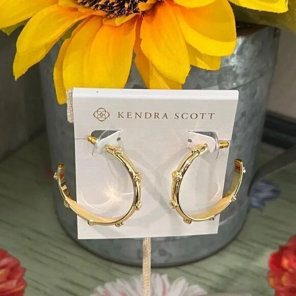 NWTâKendra ScottâJoelleâHoopâEarringsâGoldâWhiteâCrystalâ#KSER - Picture 3 of 7